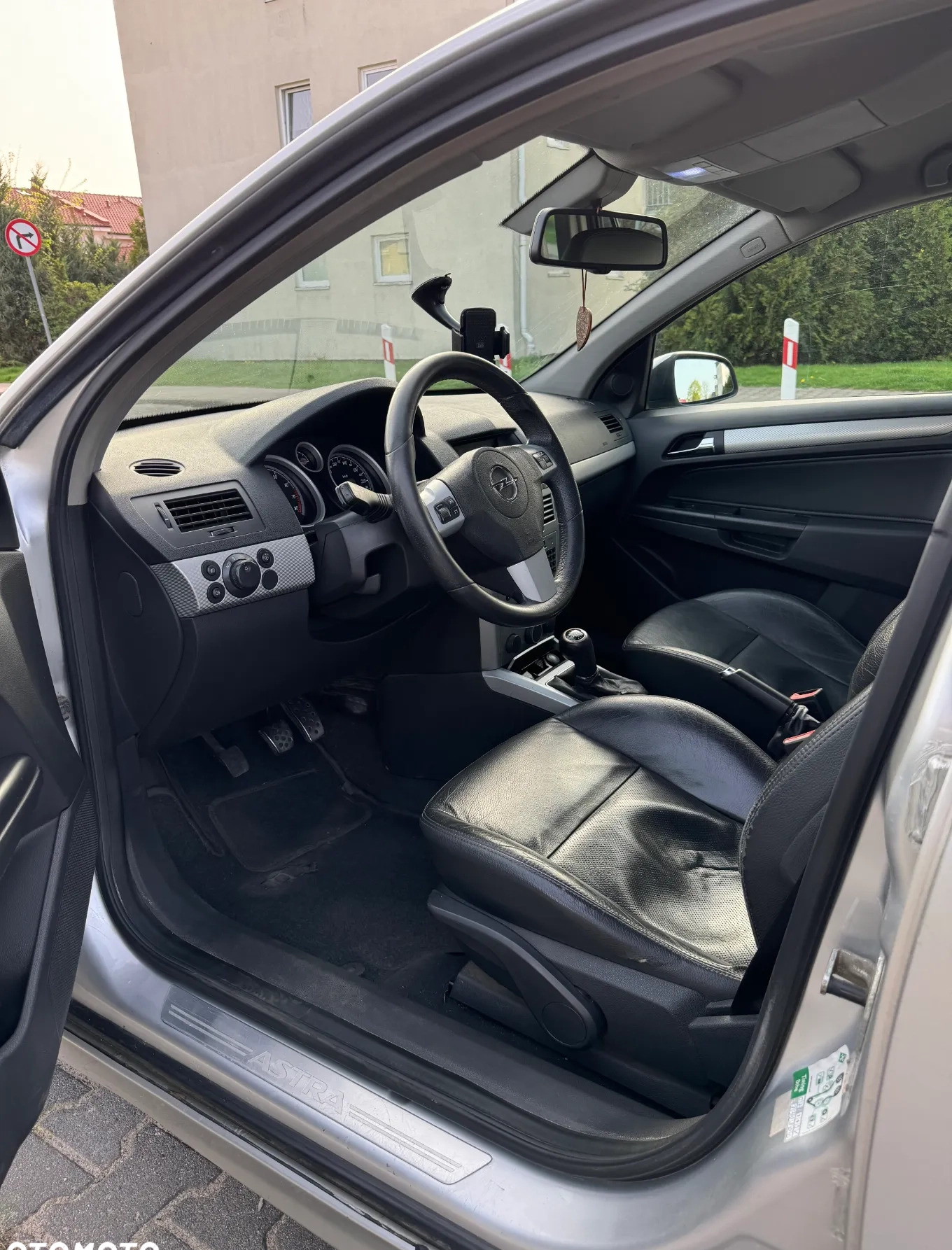 Opel Astra cena 7000 przebieg: 370000, rok produkcji 2006 z Poznań małe 137